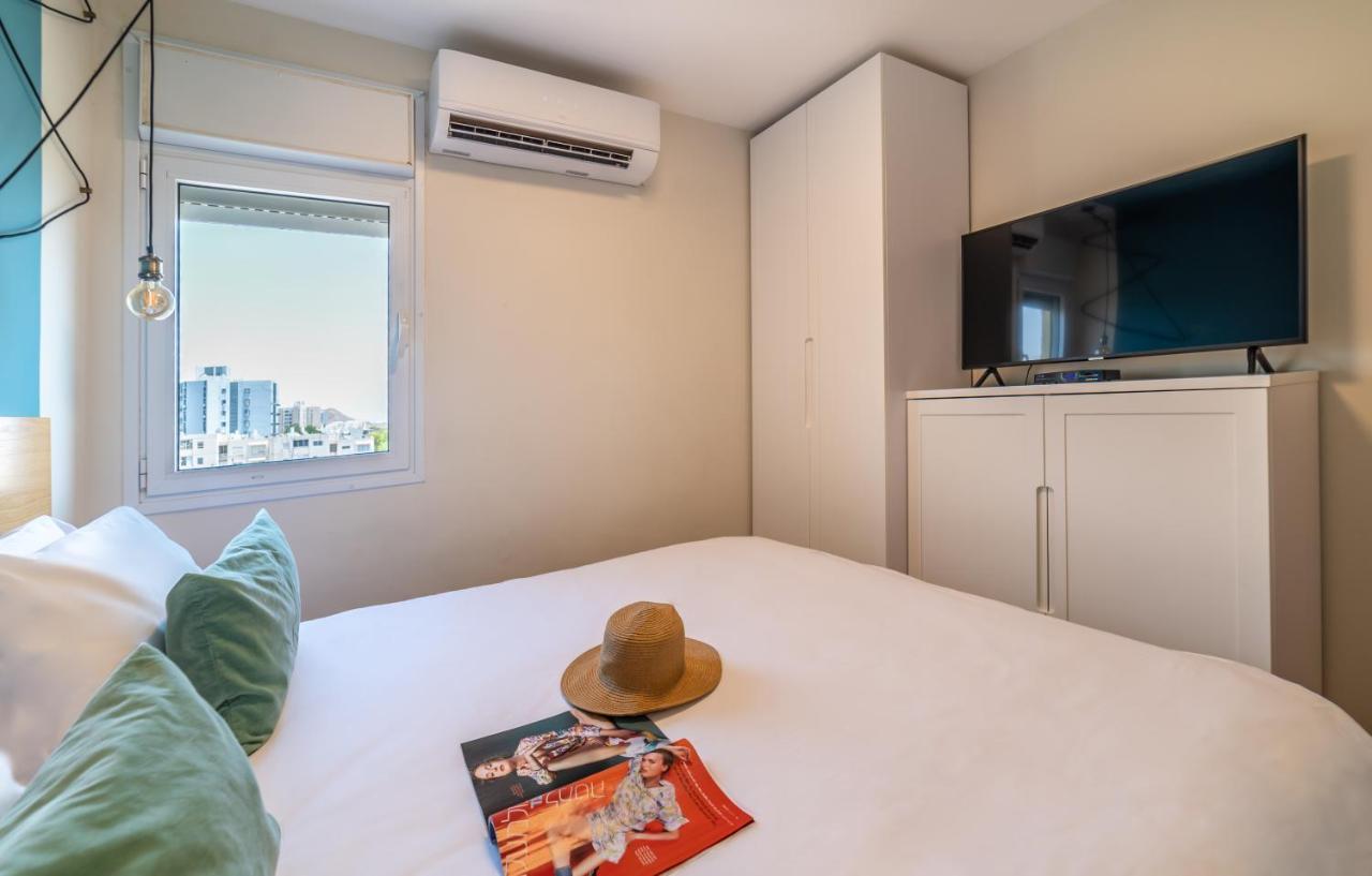 The Six Days Stylish One Bedroom Eilat