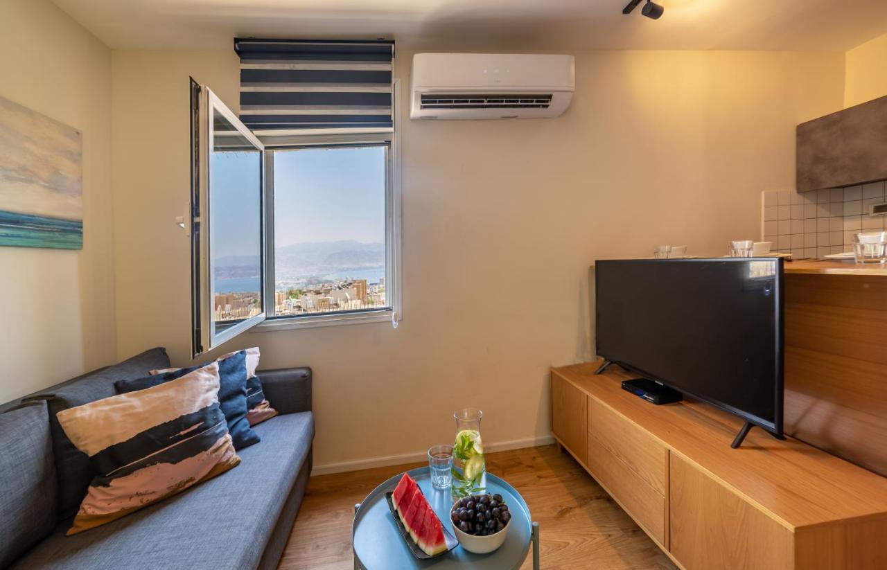 The Six Days Stylish One Bedroom Apartment *