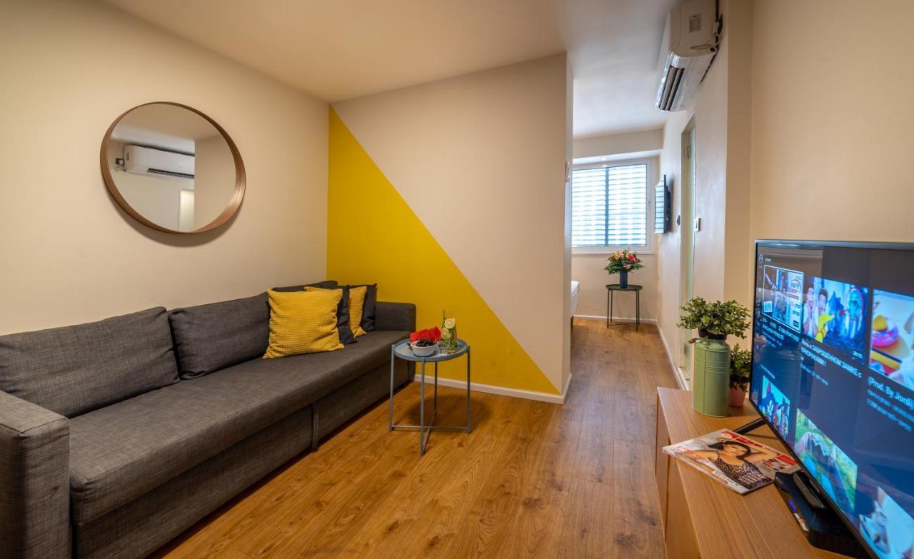 The Six Days Stylish One Bedroom